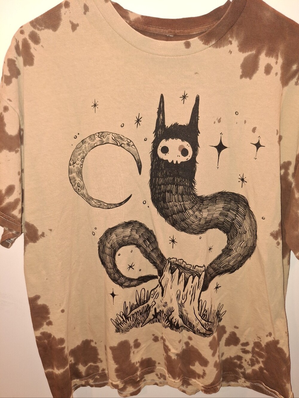 Brown Tie-Dye Graphic Short Sleeve Tee with Celestial Creature